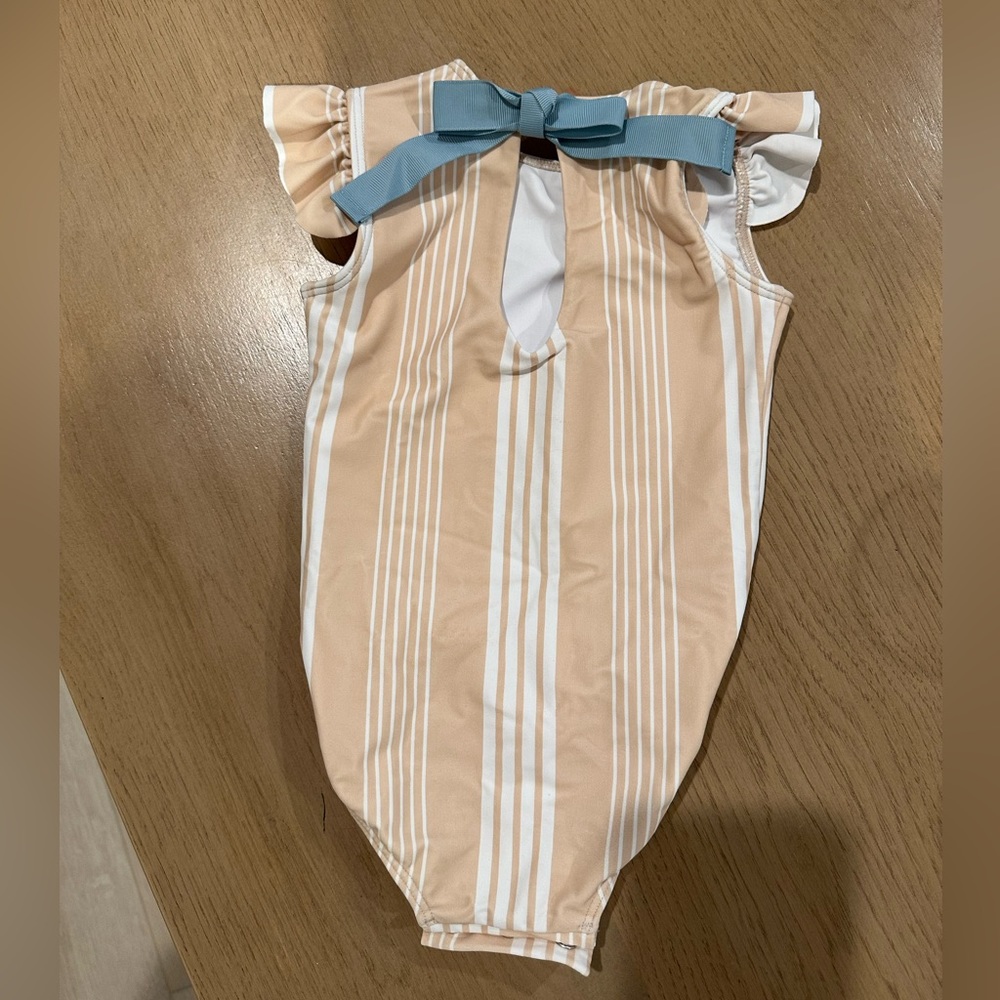 Minnow Swim Girl’s One Piece. Great condition/worn once. Size 1.